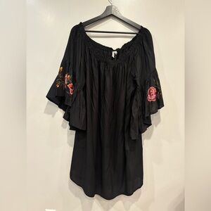 Feathers Boho Bell Sleeve Black Flower Embroidered Tunic mini dress nwt 3X